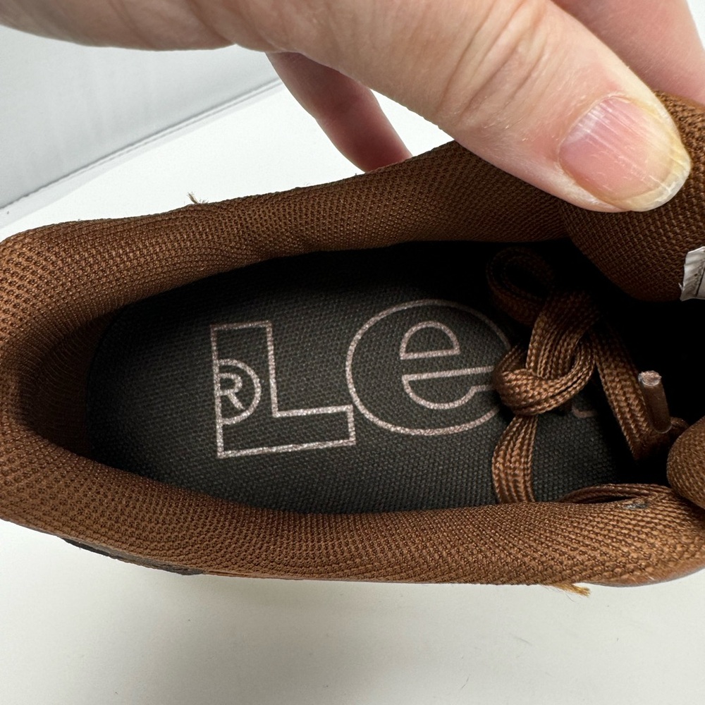 NWOB Levi's Men's Munro Retro Low-Top Sneakers Vegan‎ Leather Size 7 Never Worn - Picture 9 of 14